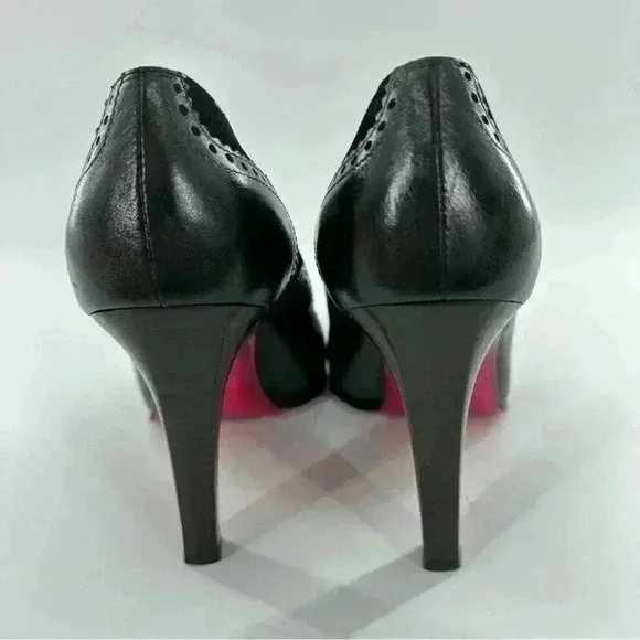 Emanuel Ungaro heels size 8.5 black Italian leather suede cap toe brogue career